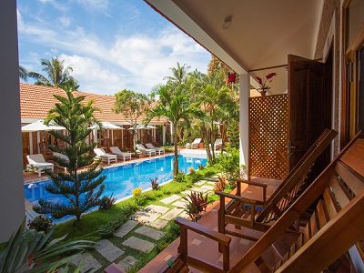 littlegardenbungalow deluxe pool