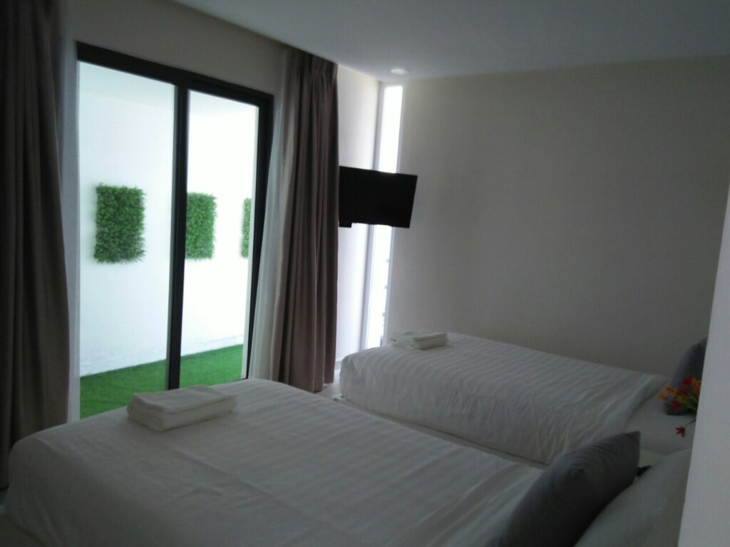 phòng ngủ Oceanami Villa Pool View Long Hải